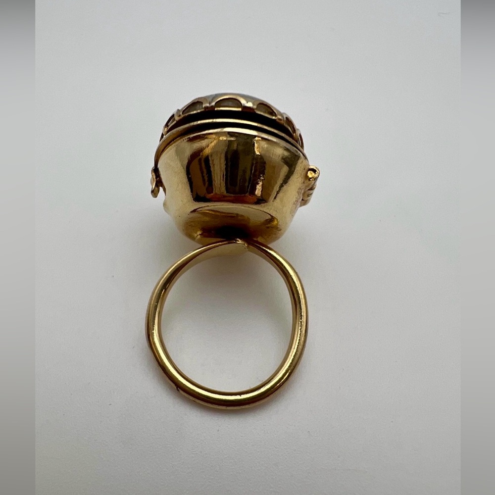 Vintage Statement Poison Ring Natural Agate Locket Ring Gold Tone Adjustable - Picture 2 of 9